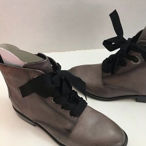 ISOLA LEATHER TOCINA BOOTIE IN PAVEMENT